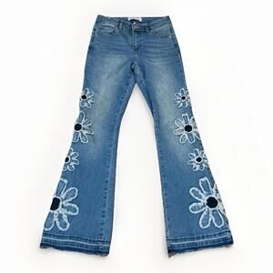 Ashley Mason Premium Floral Patch Flare Jeans – Women’s Size 0 / 24